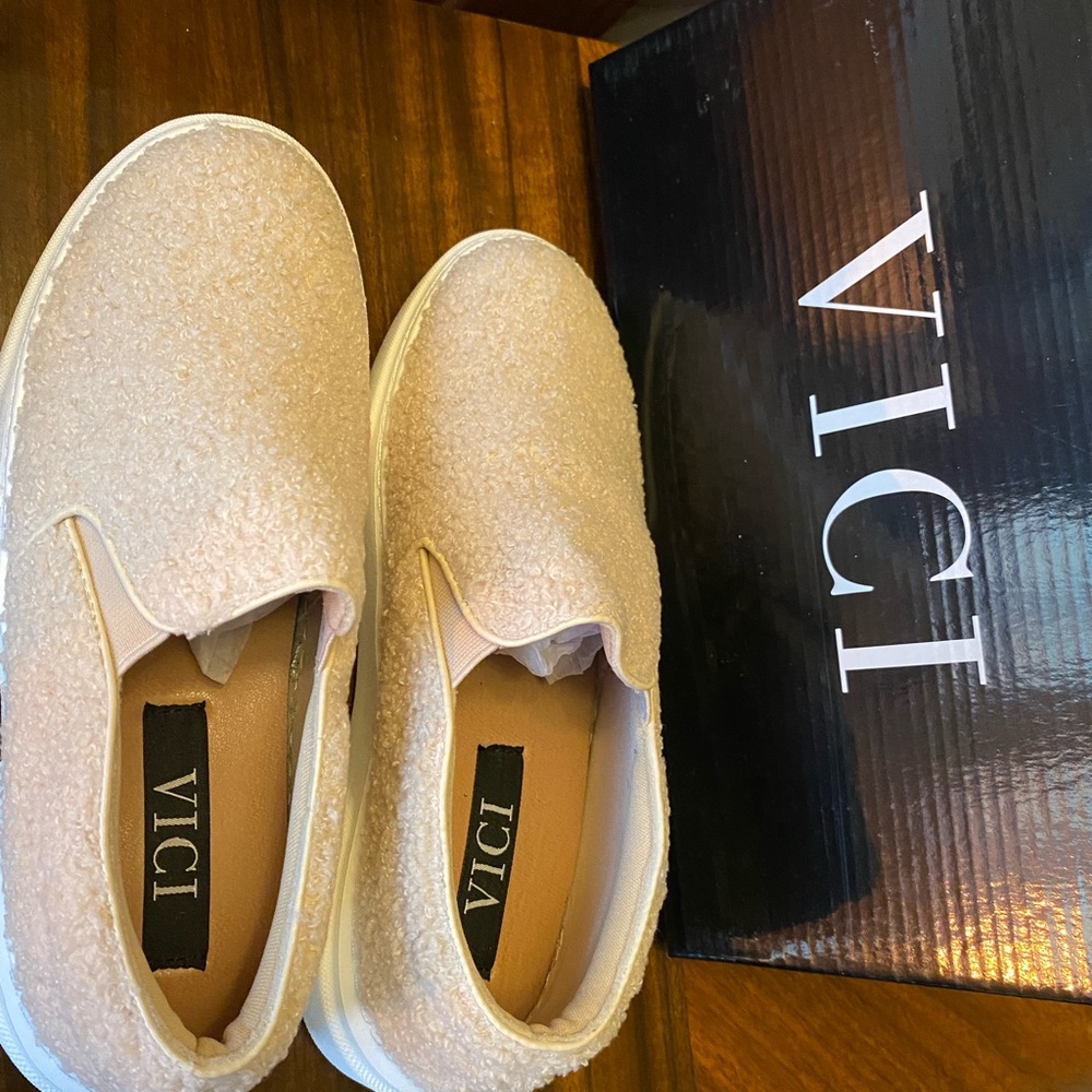Too small for me! Brand new, never been worn